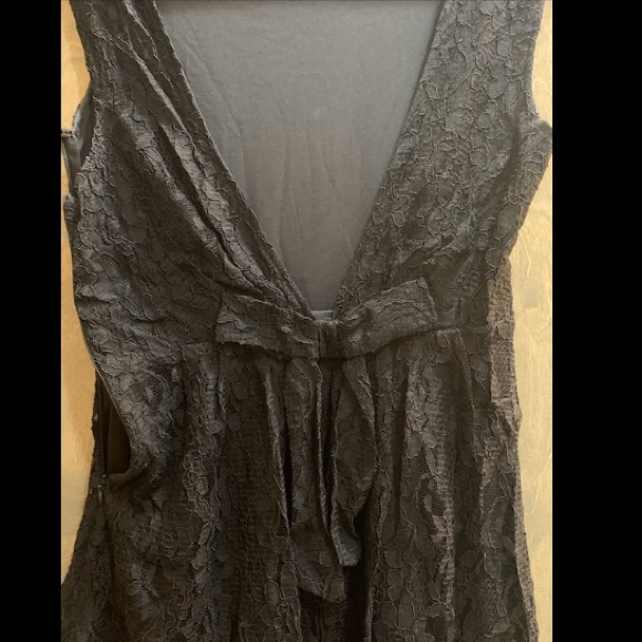 Black dress - Picture 3 of 3